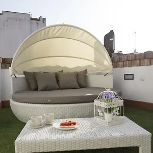 https://living4malaga-atico-cervantes.hotelsinnerja.org
